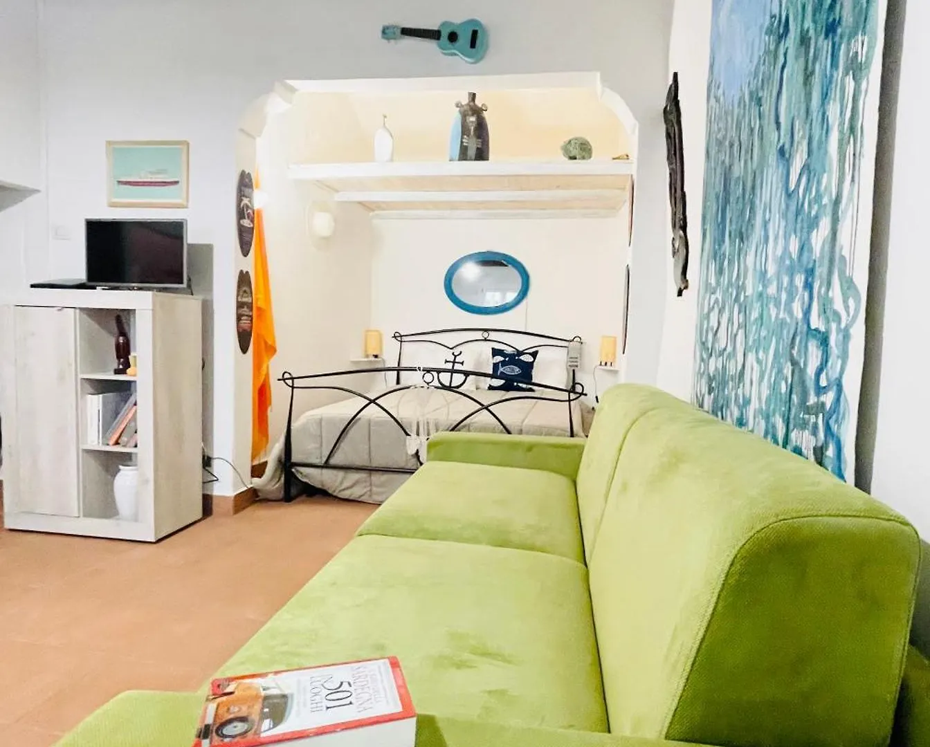 Gaudi Art Room Альгеро