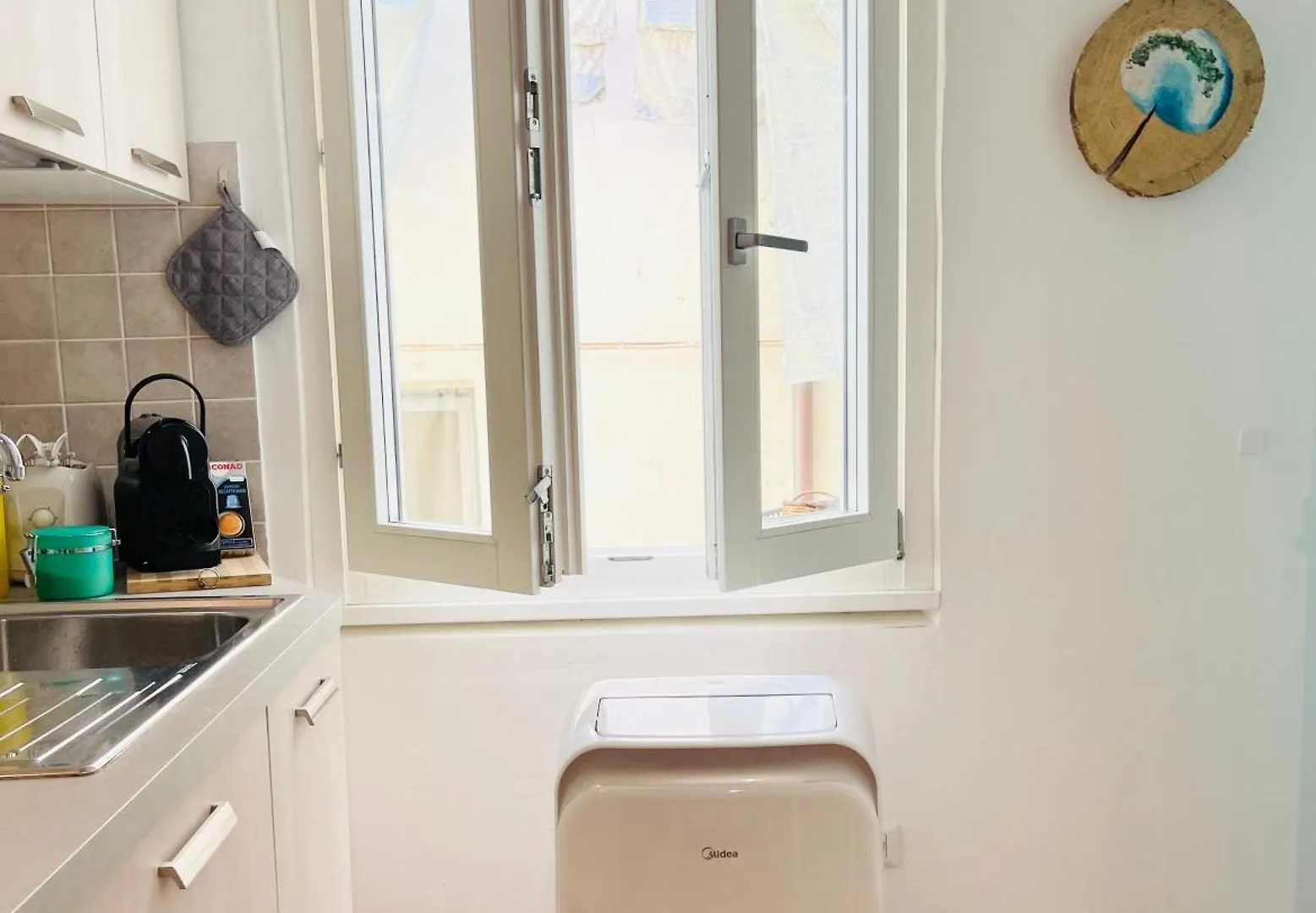 Gaudi Art Room Альгеро 0*,
