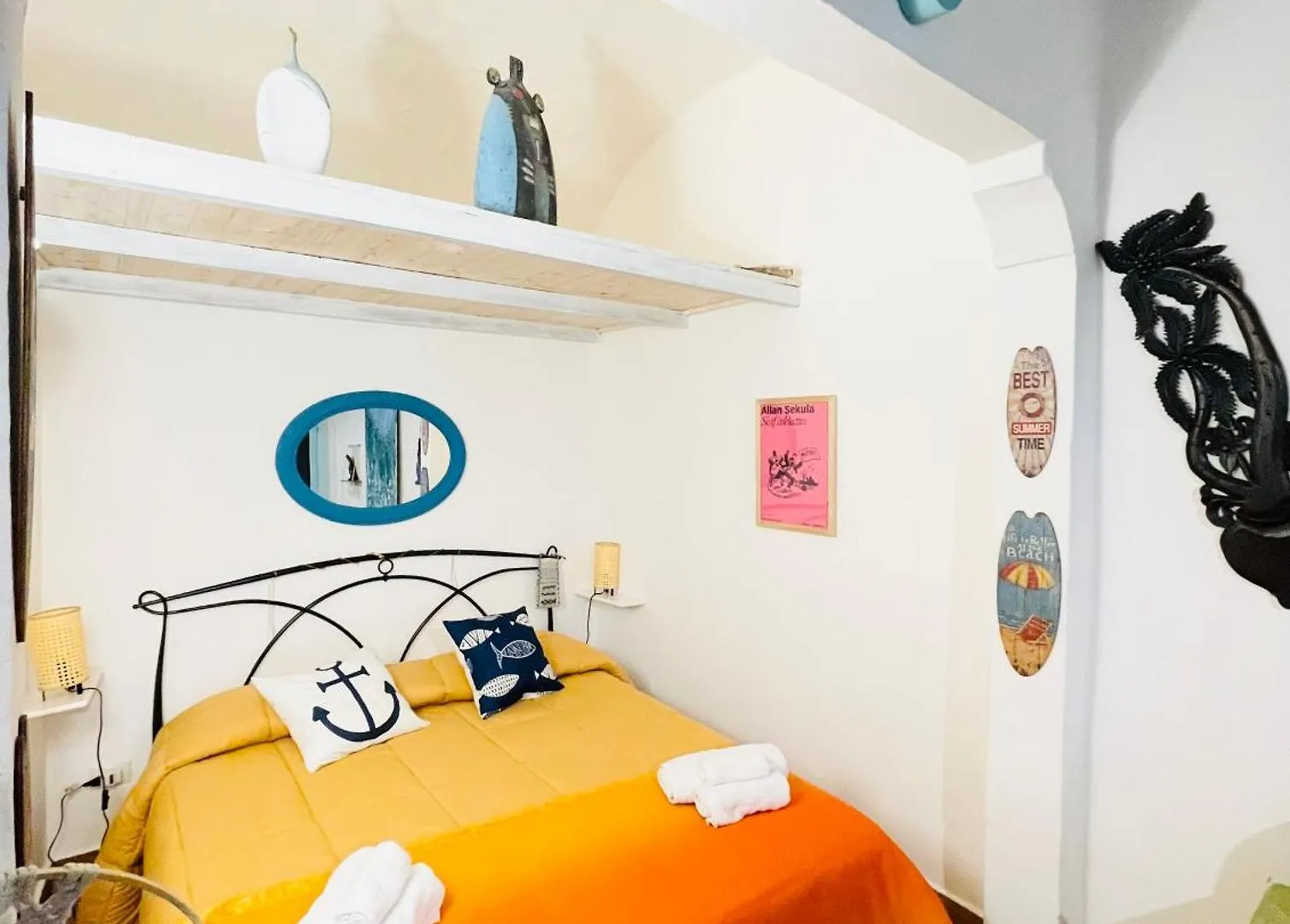Gaudi Art Room Alghero Italien