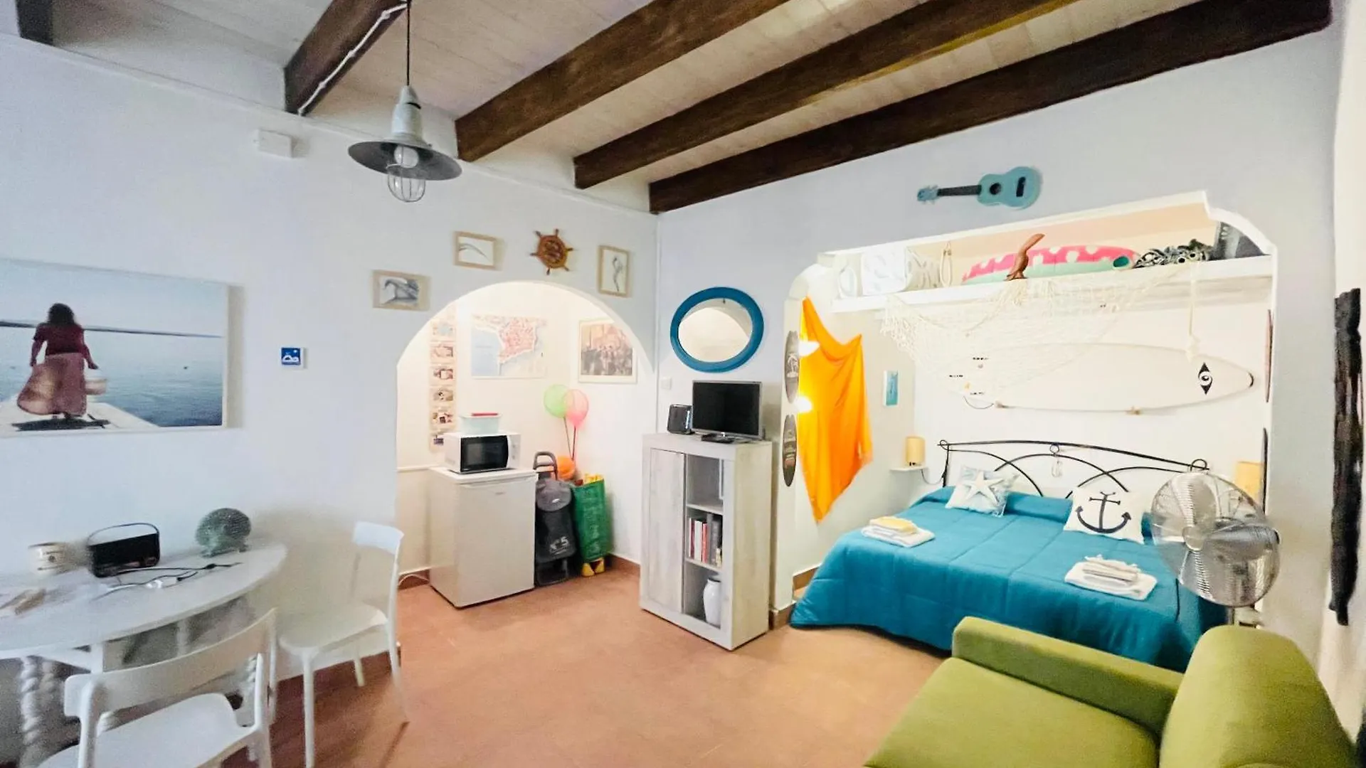 Gaudi Art Room Alghero Italien